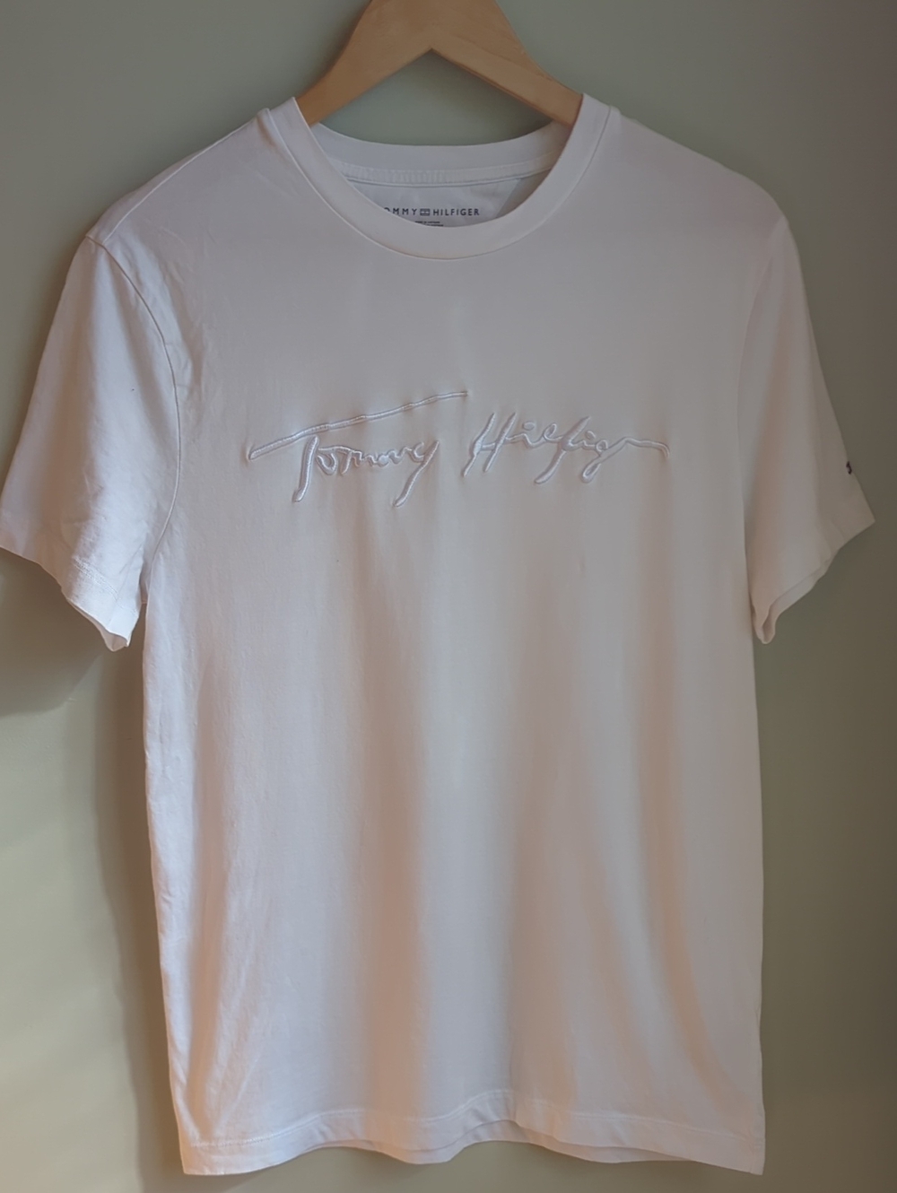 Tommy Hilfiger. Classic Embroidered logo TShirt. Size Medium.